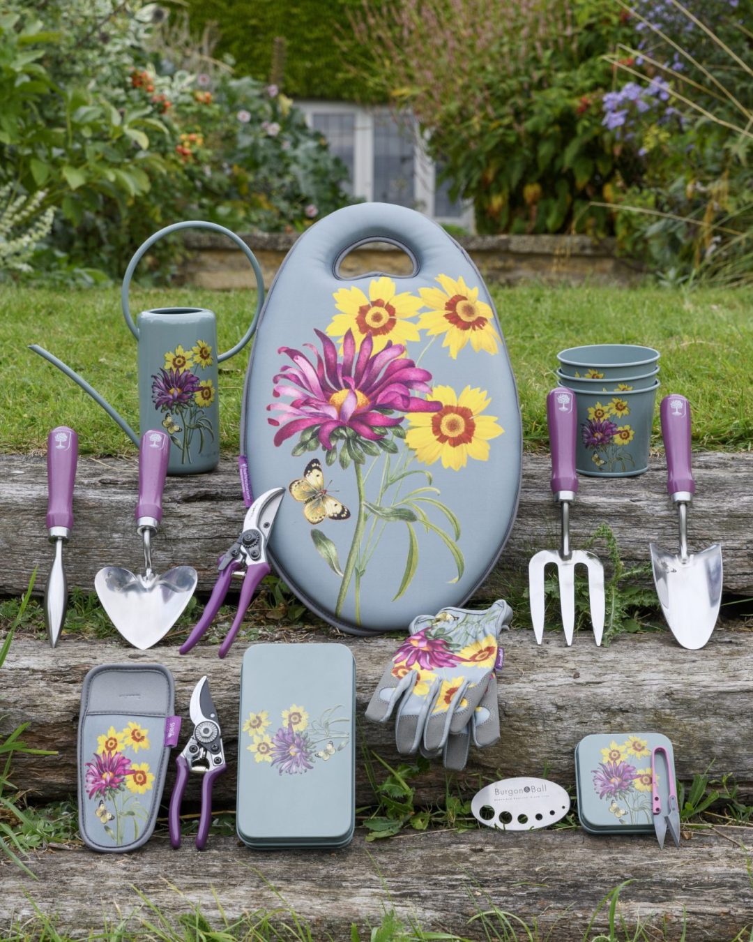 Burgon and Ball RHS Gifts for Gardeners Asteraceae group - lifestyle landscape