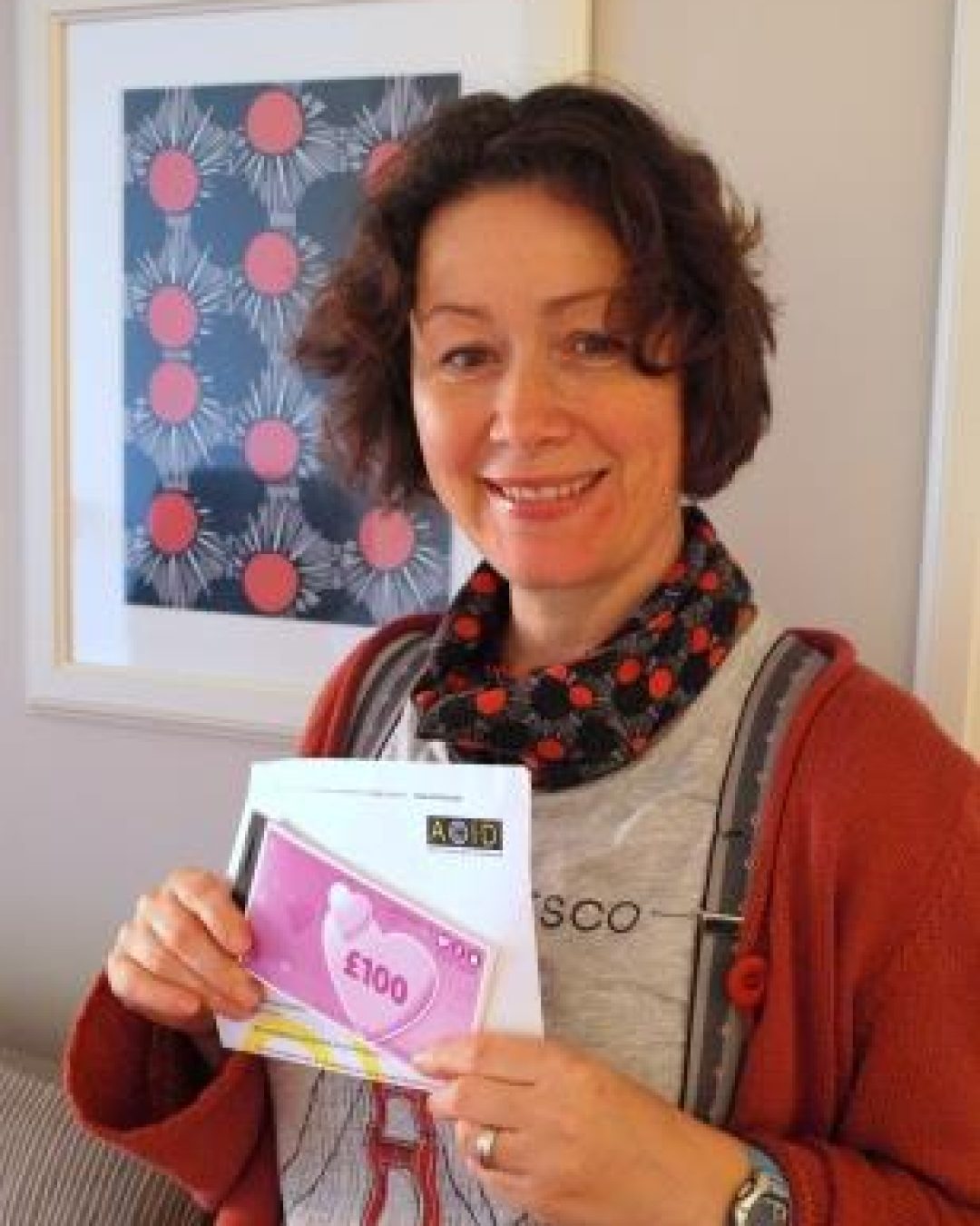 julie-receiving-love2shop-vouchers-cp